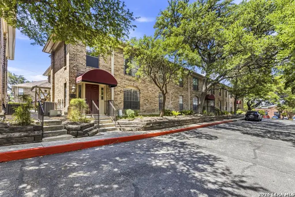7926 Broadway St, #308, San Antonio