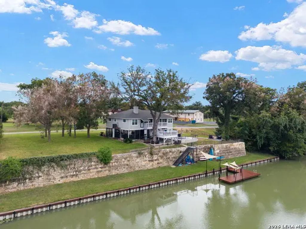 34 River Oak, Seguin
