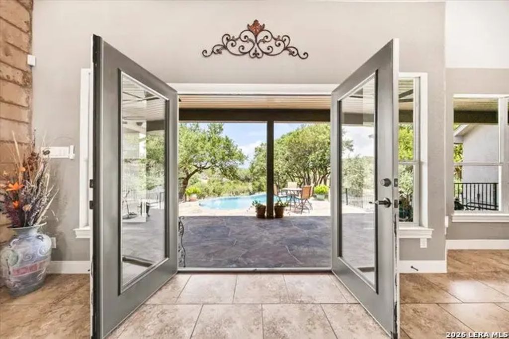 563 Cambridge, New Braunfels