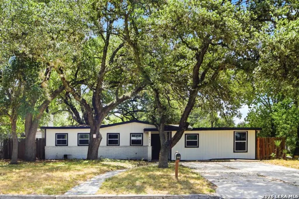 202 Brettonwood, San Antonio