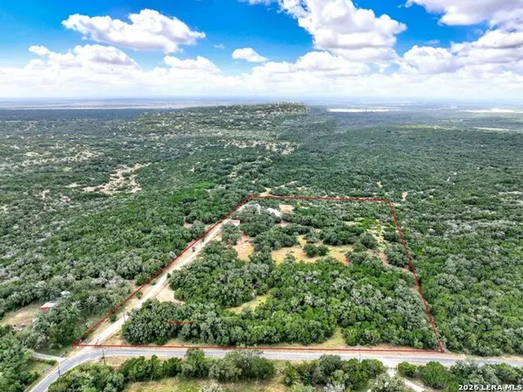 205 County Road 3501, Mico