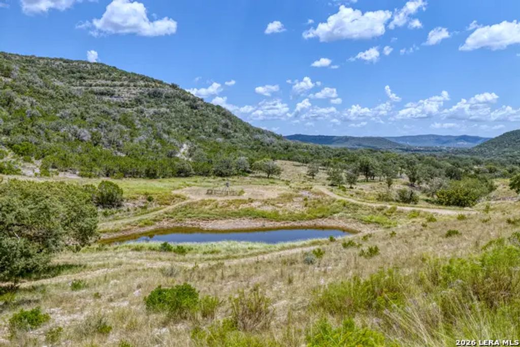 2242 Patterson Creek Rd, Leakey
