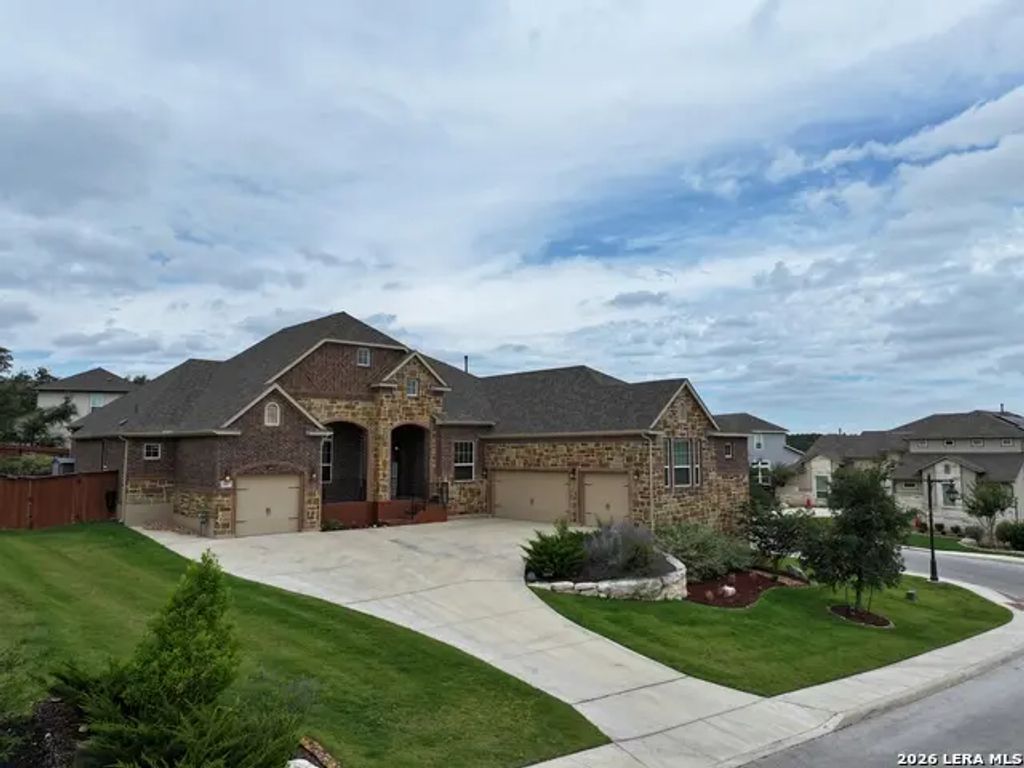 24027 Gavarra, San Antonio