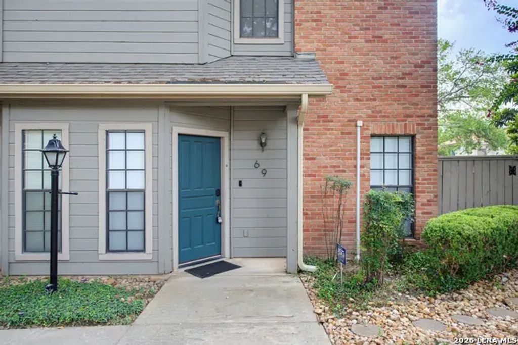 69 Chapel Hill Cir, San Antonio