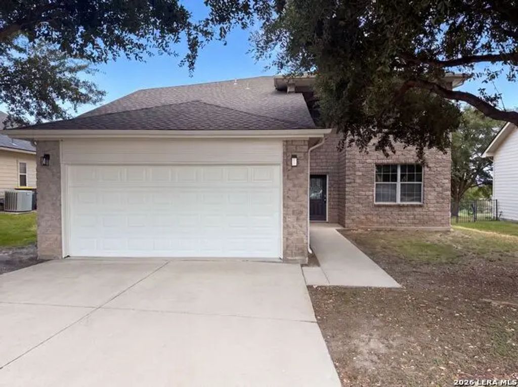 3765 Columbia, Cibolo