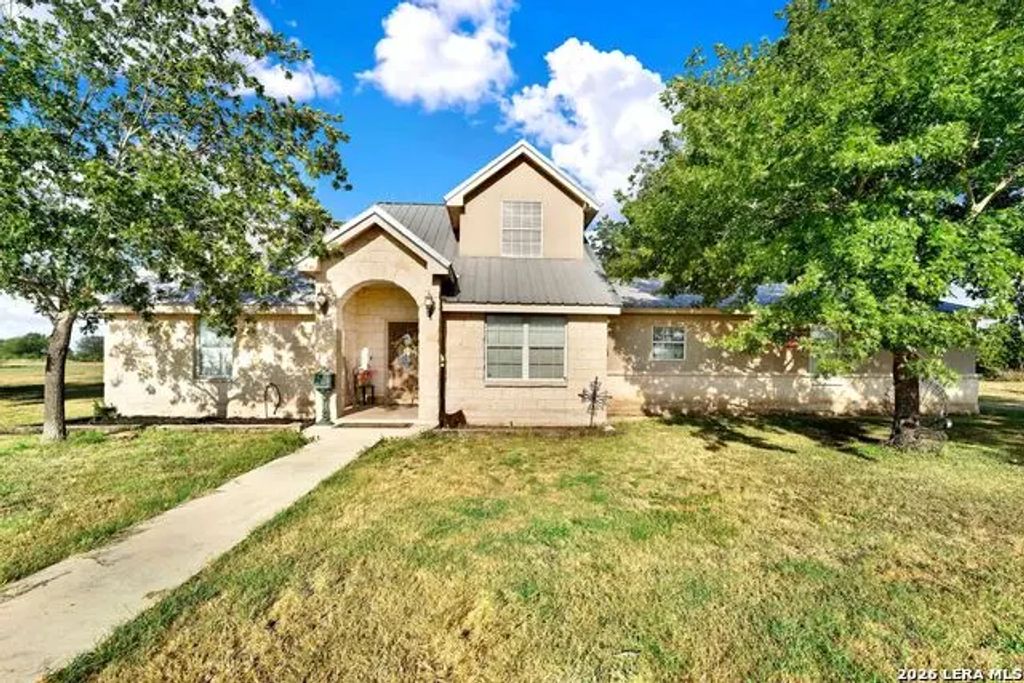 1466 County Road 456, Hondo