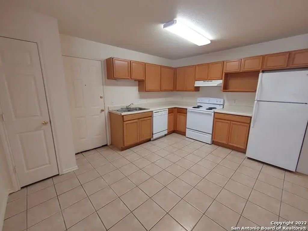 3834 Maverick Crk, San Antonio