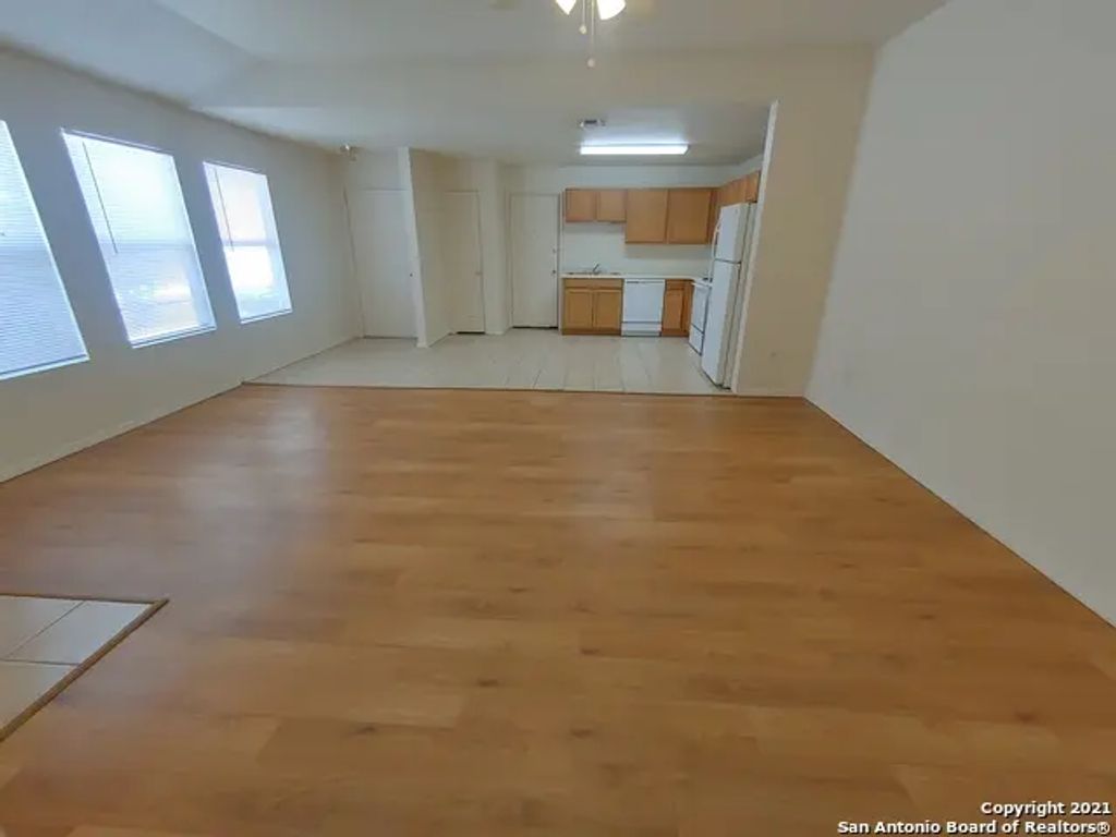 3858 Maverick Crk, San Antonio