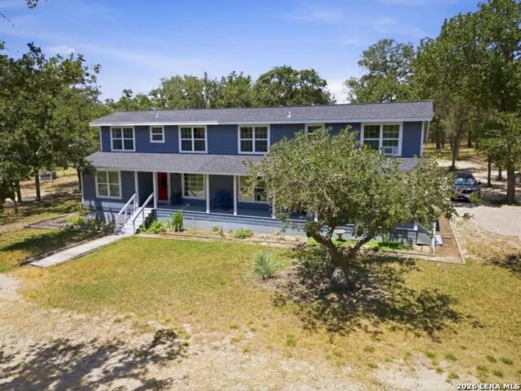 156 Deep Woods Dr, Seguin