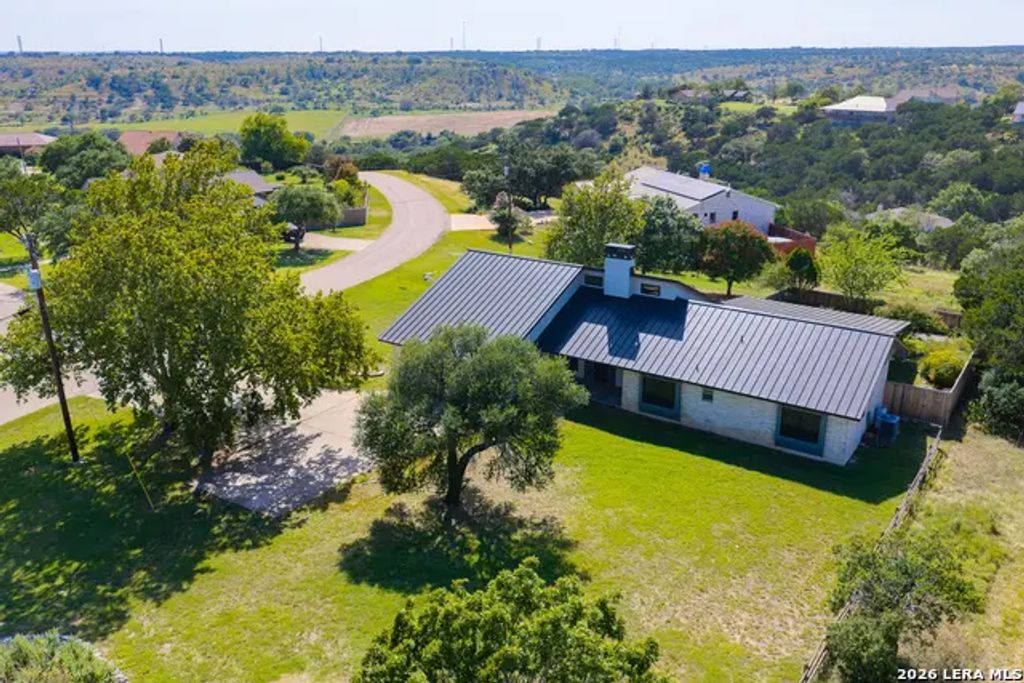 103 Crockett Dr, Kerrville