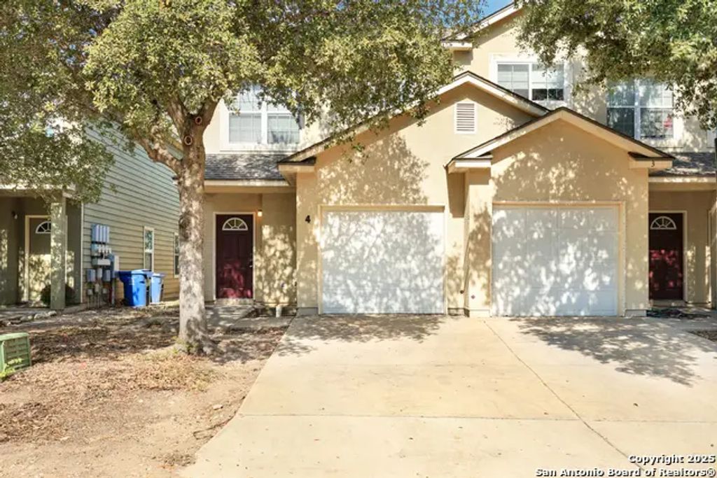 7823 Kingsbury Wood 4, San Antonio