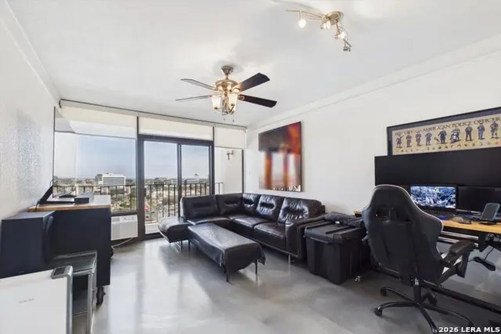 7701 Wurzbach 1803, San Antonio