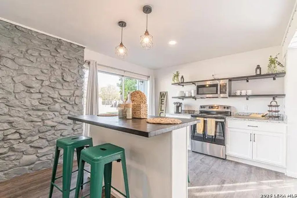 346 Natalen Ave 1, San Antonio