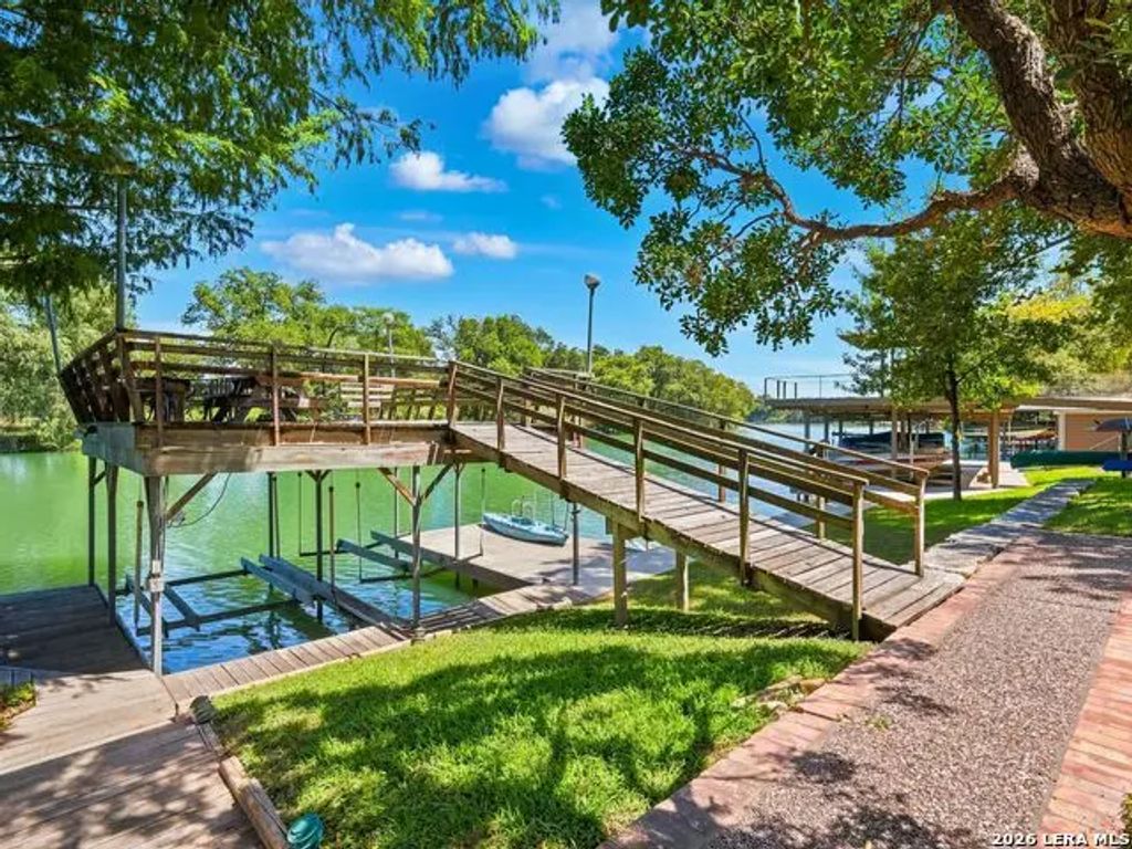 2317 Waterford Grace, New Braunfels
