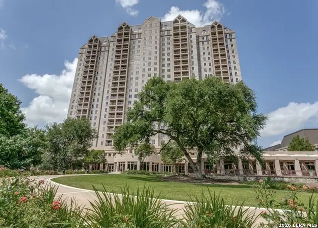1 Towers Park Ln 1703, San Antonio
