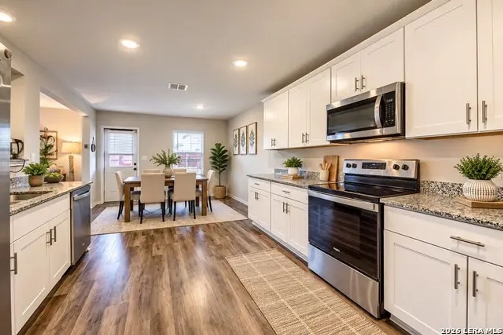 6231 Silver Pegasus, San Antonio