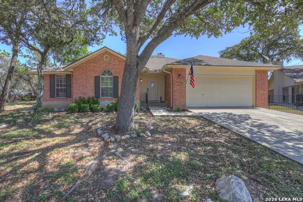 1241 Bluff Creek, New Braunfels