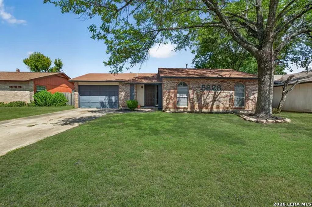 5826 Cliff Walk Dr, San Antonio