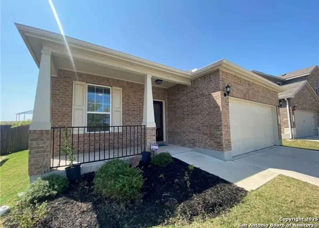 212 Lyre Leaf Dr, Buda