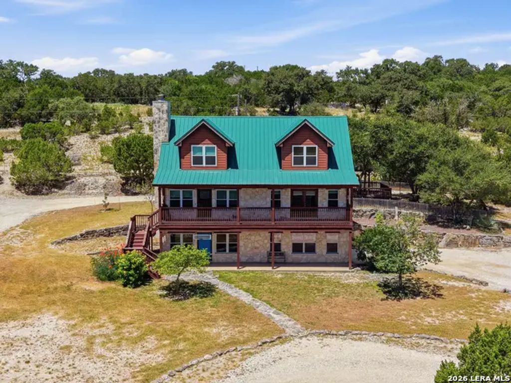 412 Bear Springs Trl, Pipe Creek