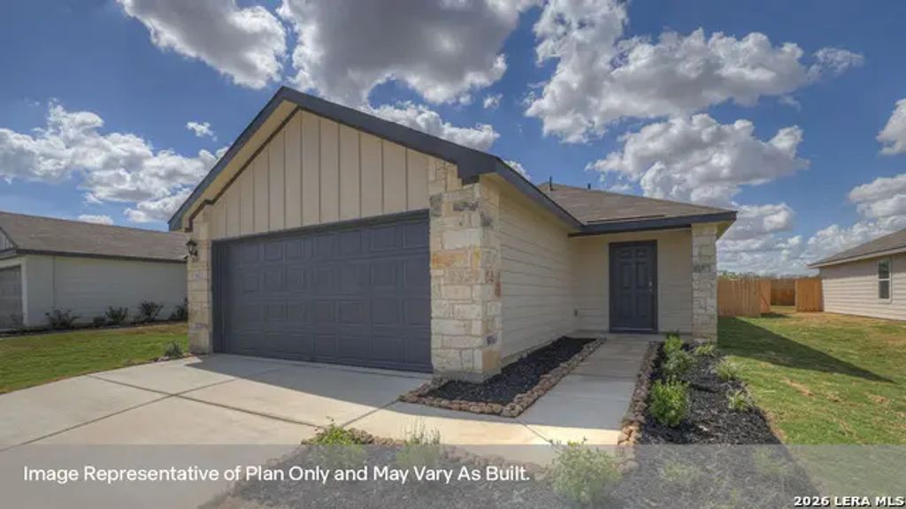2317 Red Bird Trace, Lockhart