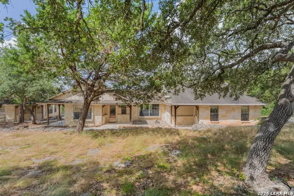 141 Drew Ln, Kerrville