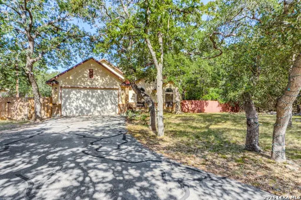 1490 Deep Water Dr, Spring Branch