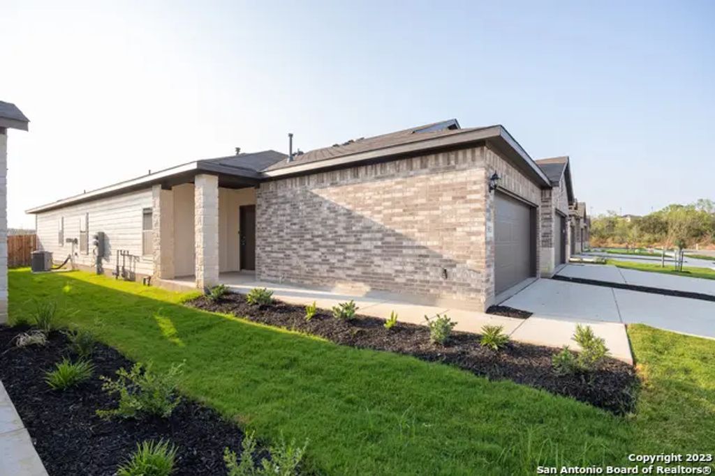 5502 Cibolo Pass 1, Converse