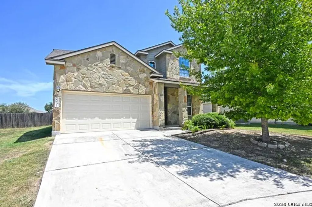 2231 Hawk Dr, New Braunfels