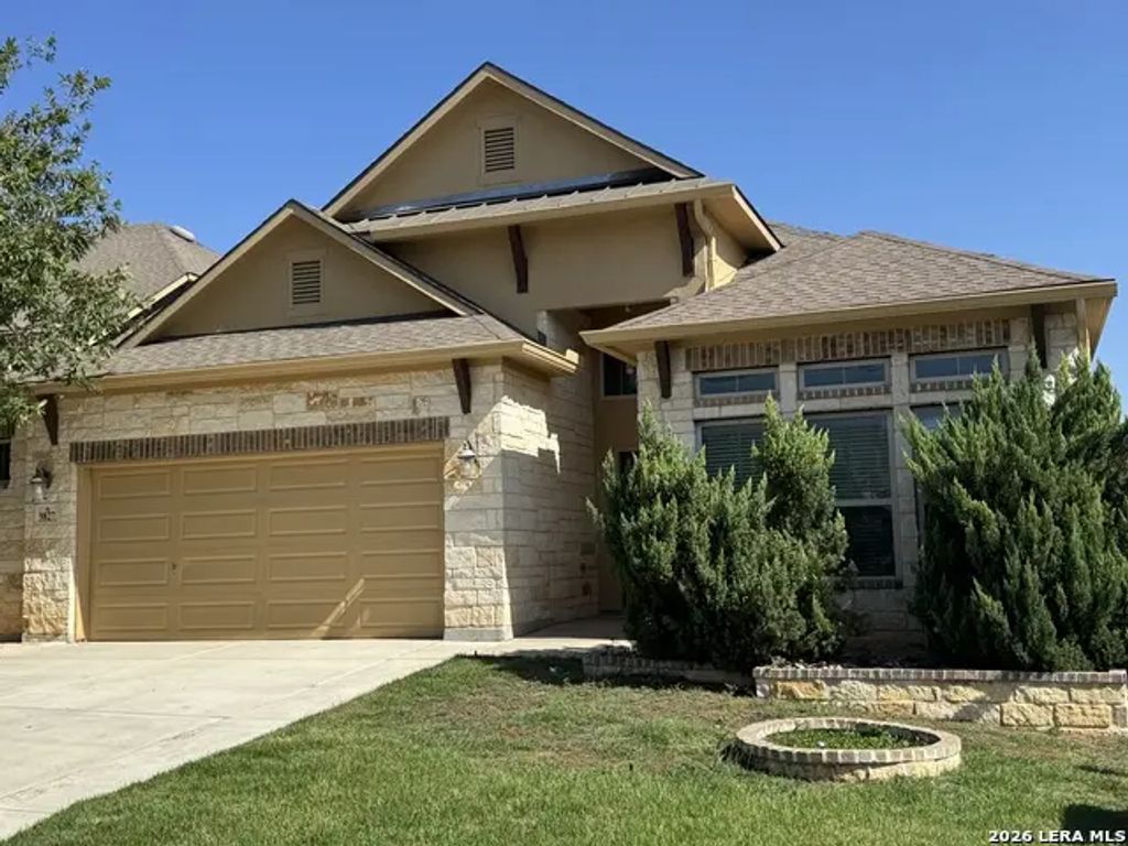 9827 Catell, Boerne