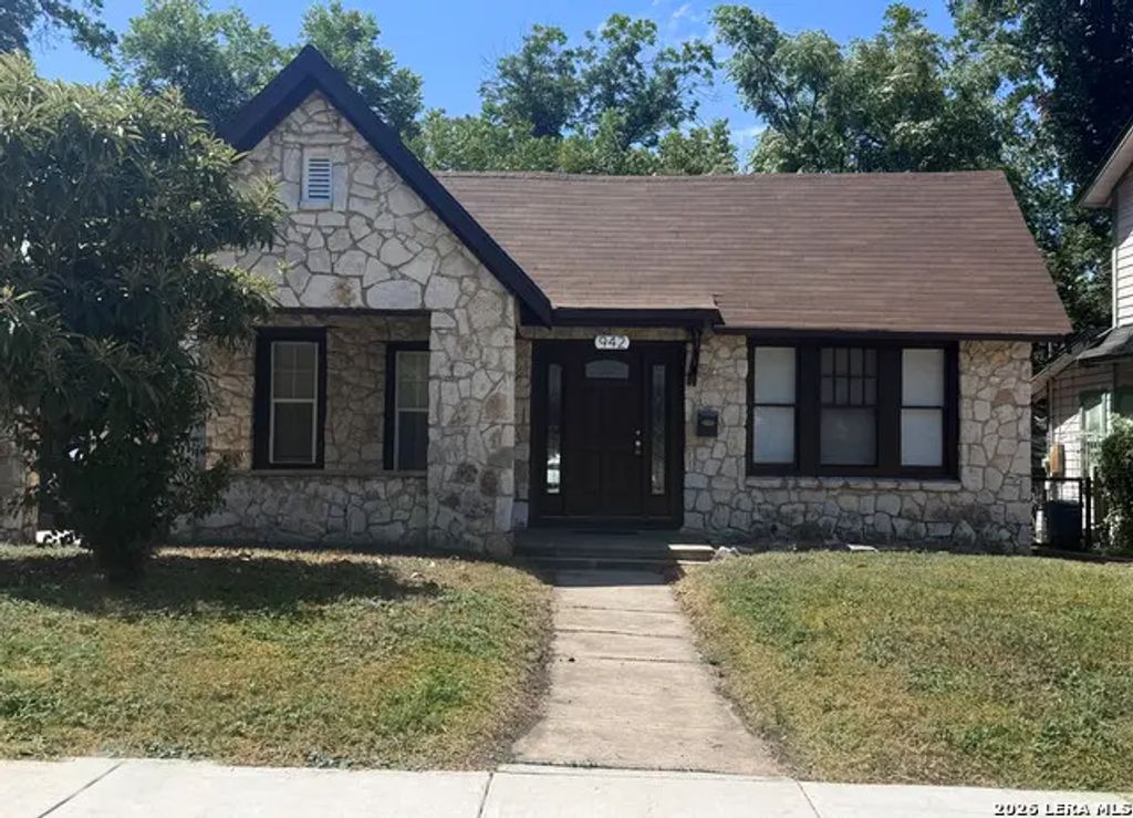 942 Bailey Ave, San Antonio