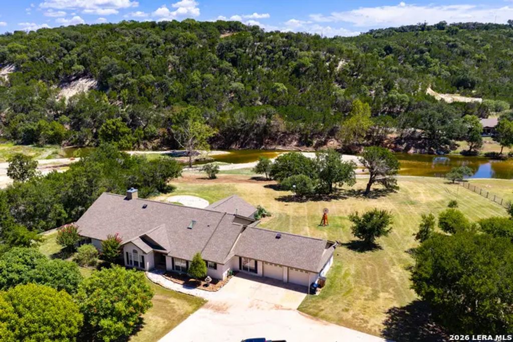 179 Box S Dr, Kerrville