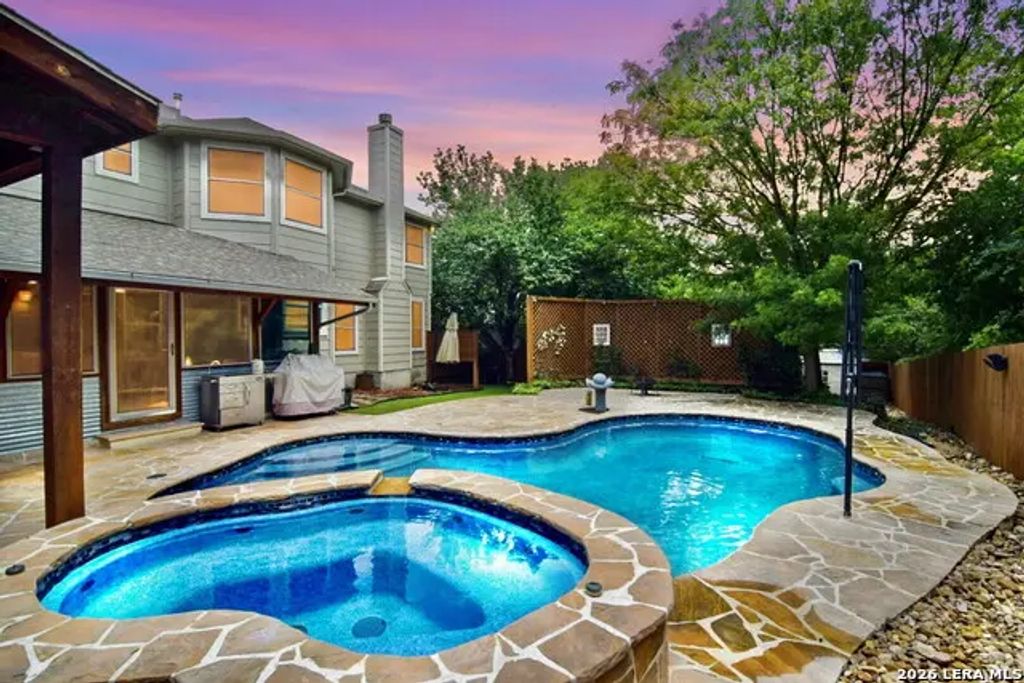 8708 Laurel Canyon, Universal City