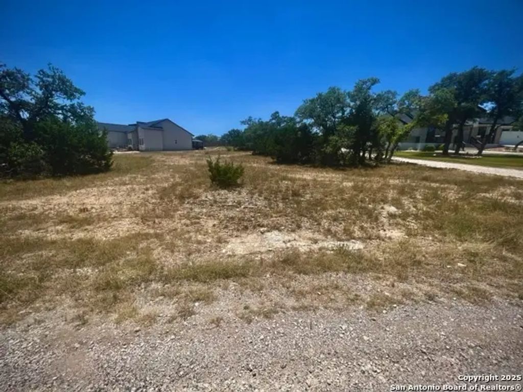 118 S Calvin Barrett, Blanco