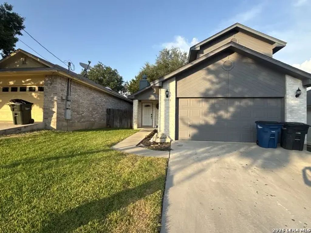 1209 Bluff Creek Cir, New Braunfels