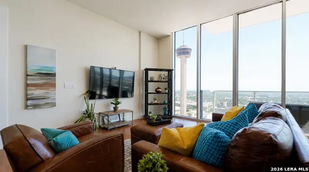 610 E Market St 2803, San Antonio