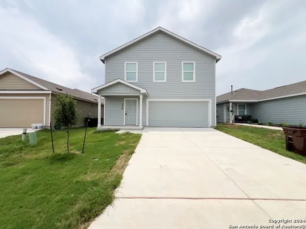 736 Bullsnake Trl, New Braunfels