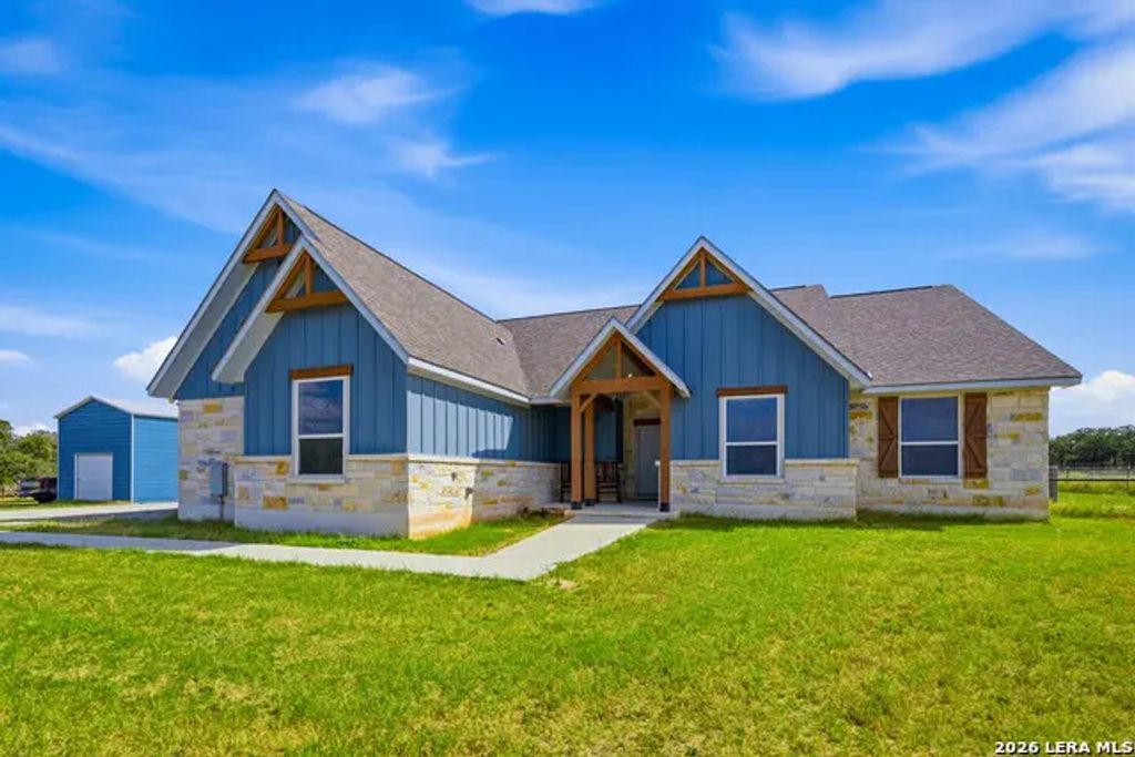 5476 County Road 427, Stockdale