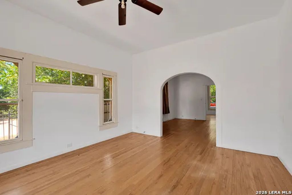 165 Division Ave 1, San Antonio