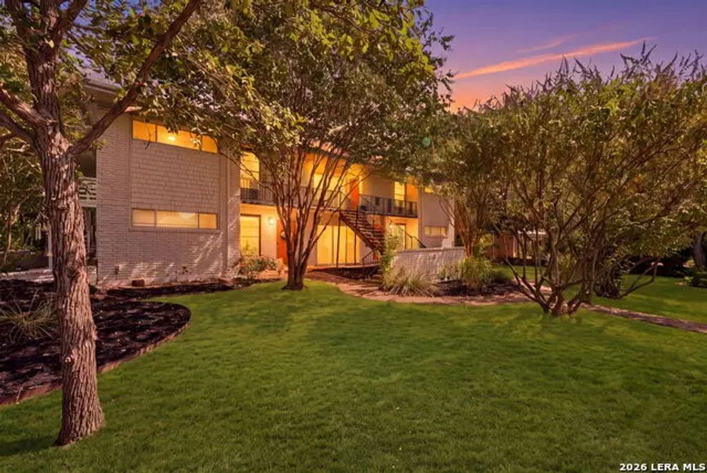 1157 Garraty B, Terrell Hills