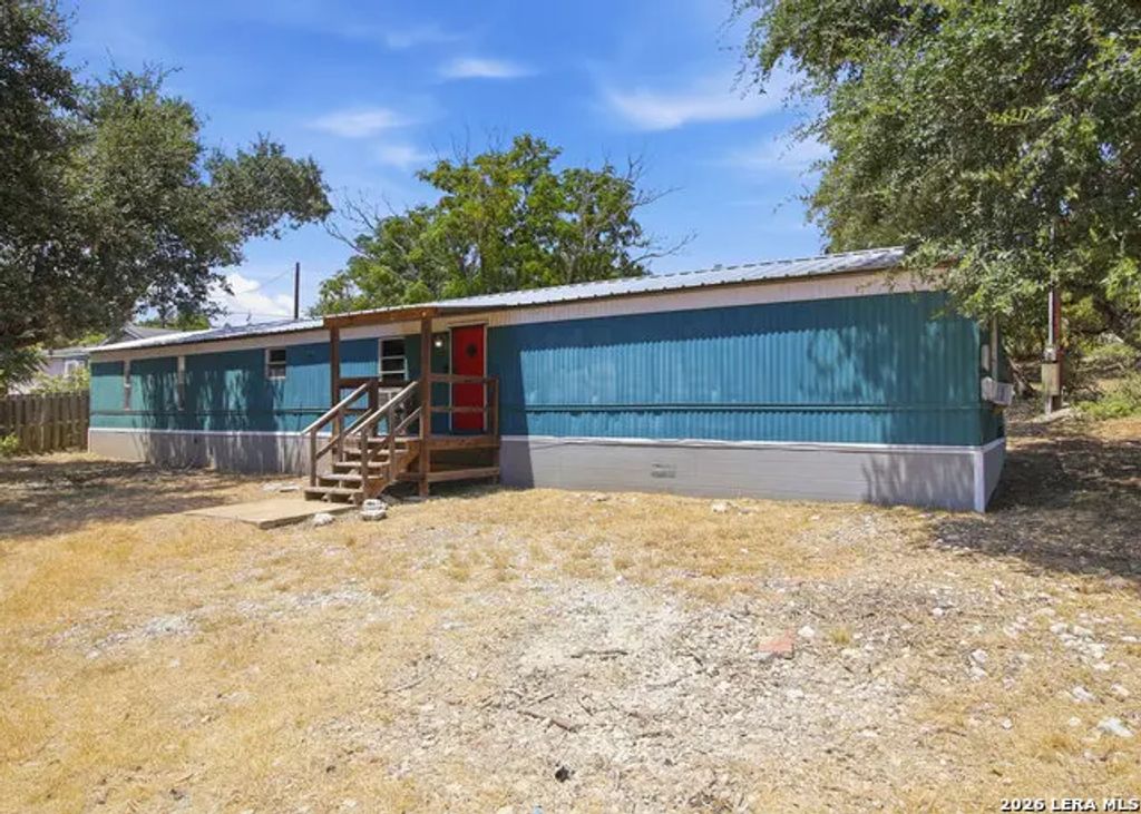 1250 Arcadia Dr, Canyon Lake