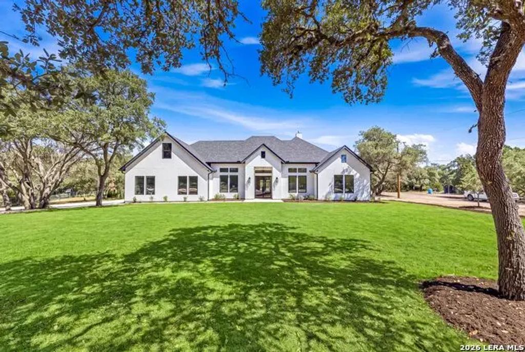 10005 Saxet Dr, Boerne