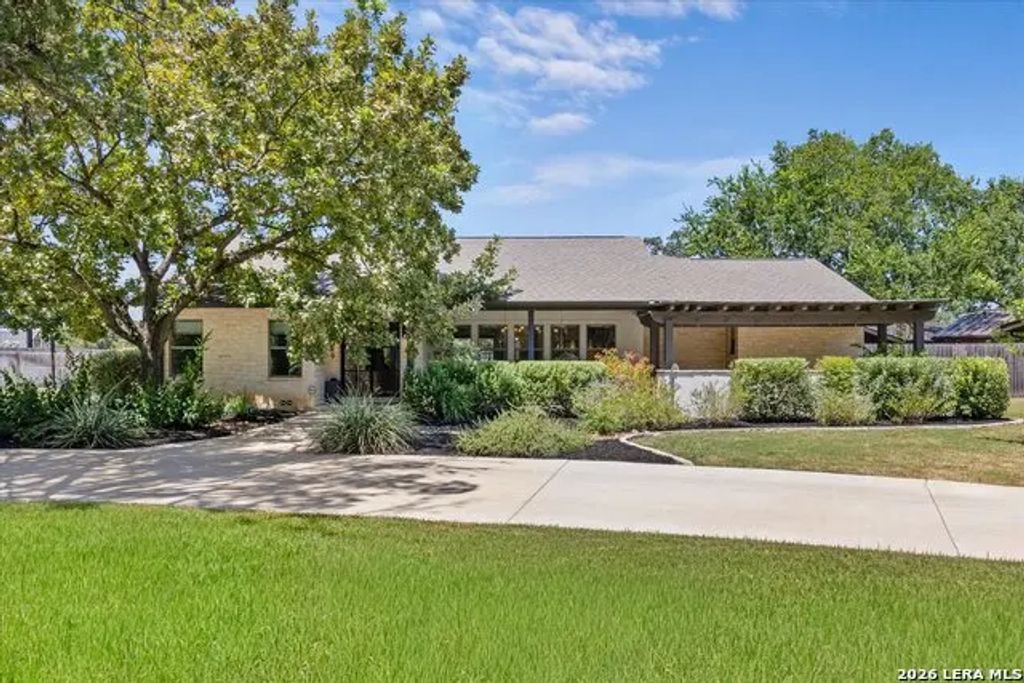 429 Lakeview Blvd., New Braunfels