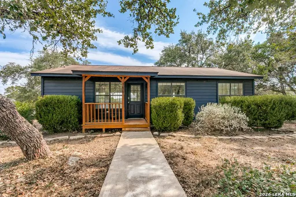 156 Misty Hills Dr, Canyon Lake