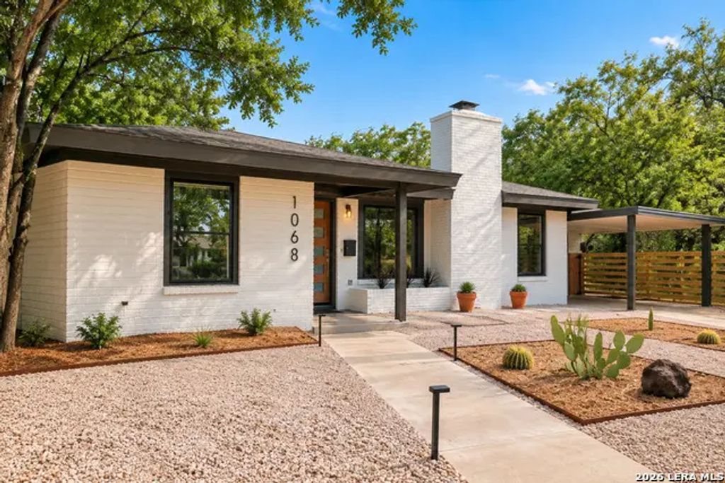 1068 Ivy Ln, Terrell Hills
