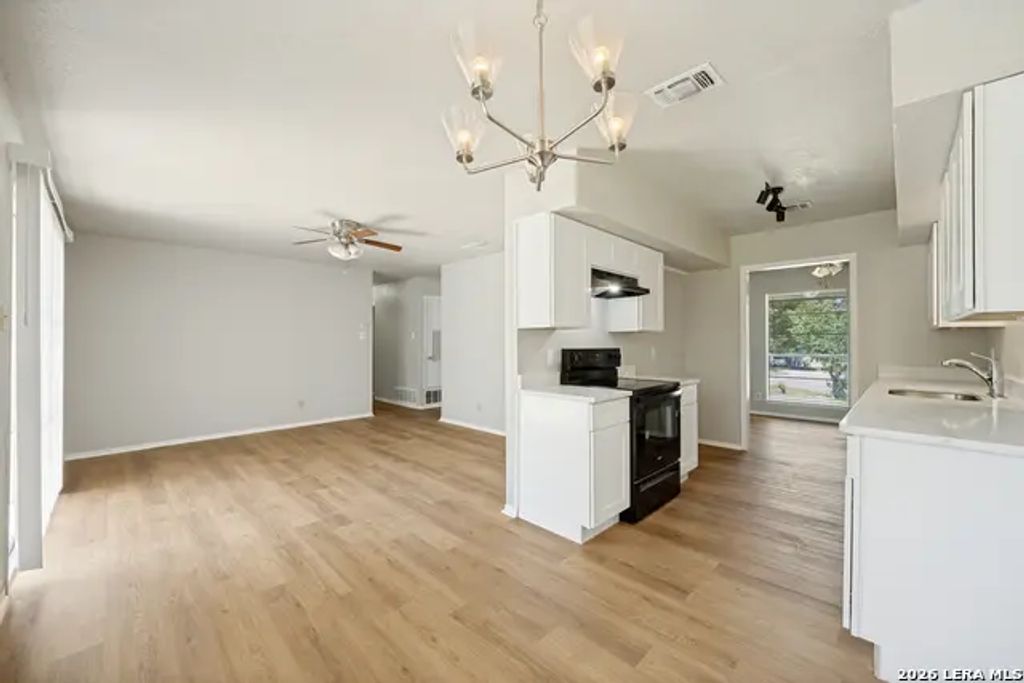 4240 Chestnuthill Dr, San Antonio