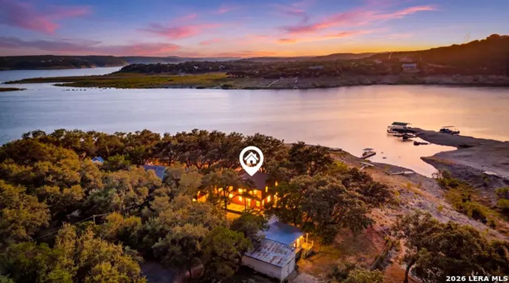 781 Lookout Dr, Lakehills