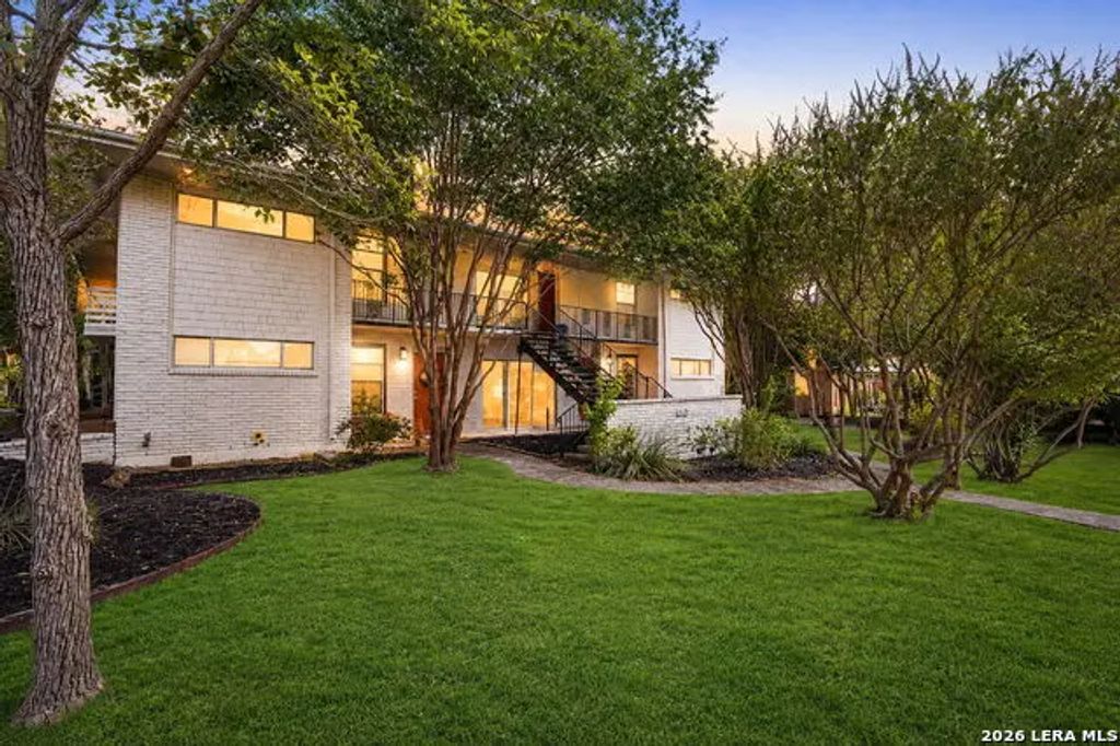 1157 Garraty Rd, Terrell Hills