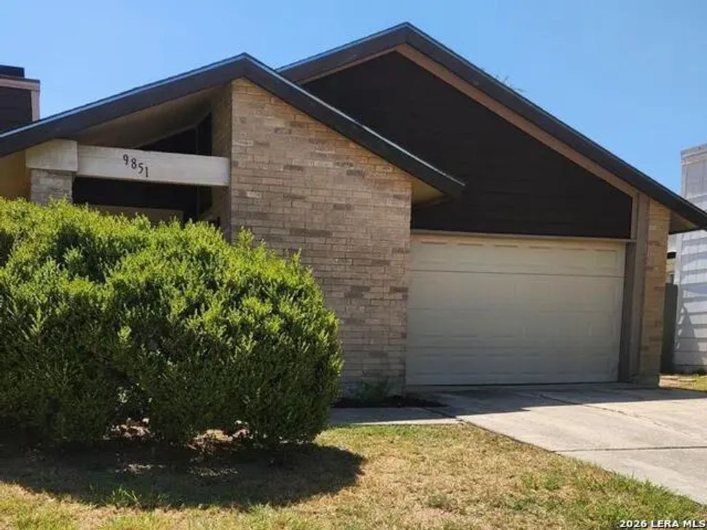 9851 Meadow Way, Converse