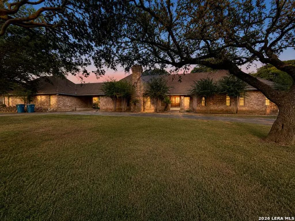 21210 Forest Waters Cir, Garden Ridge